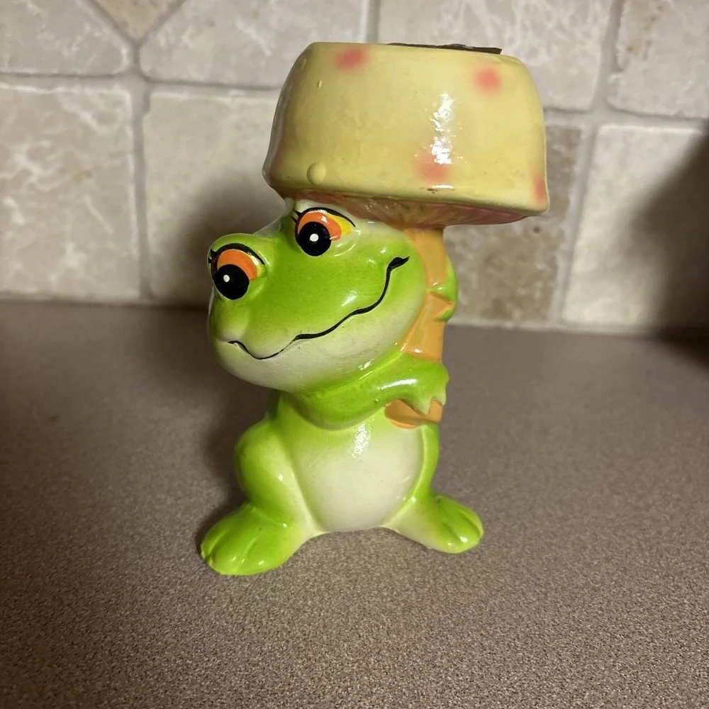 Vintage Frog With Mushroom Candle Holder Kitschy JSNY Taiwan‎ Retro